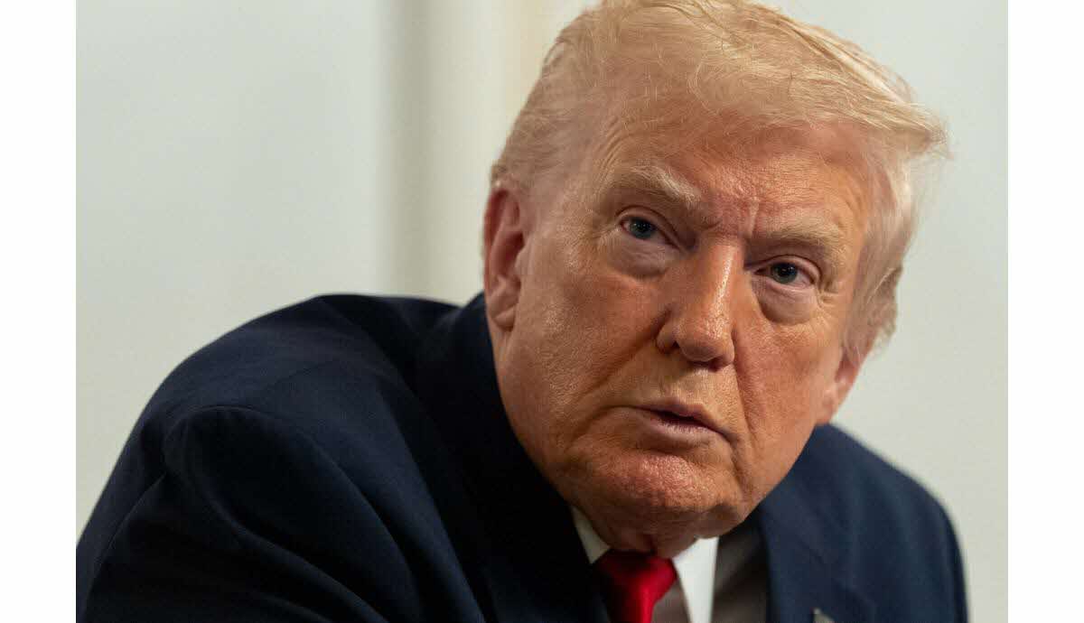 Vue d'une journaliste lors d'une conférence de presse