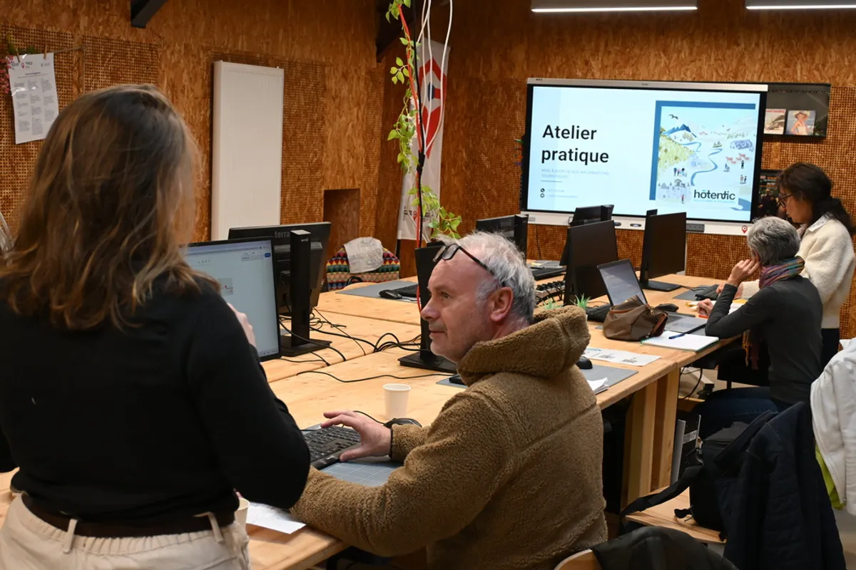 Réunion de formation touristique dans le Carladès