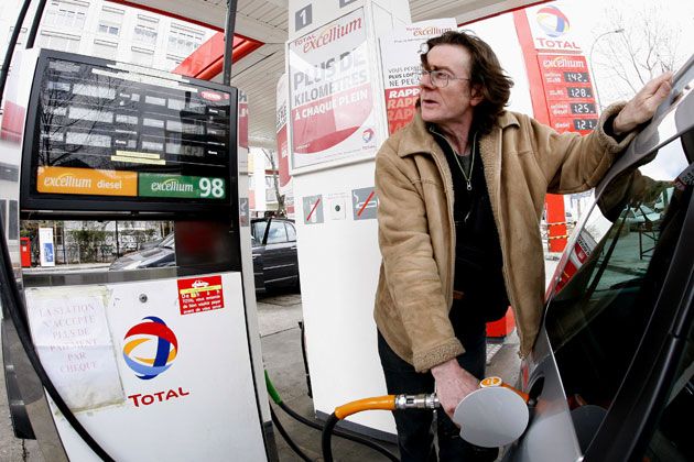 Pompe à essence et station-service en France