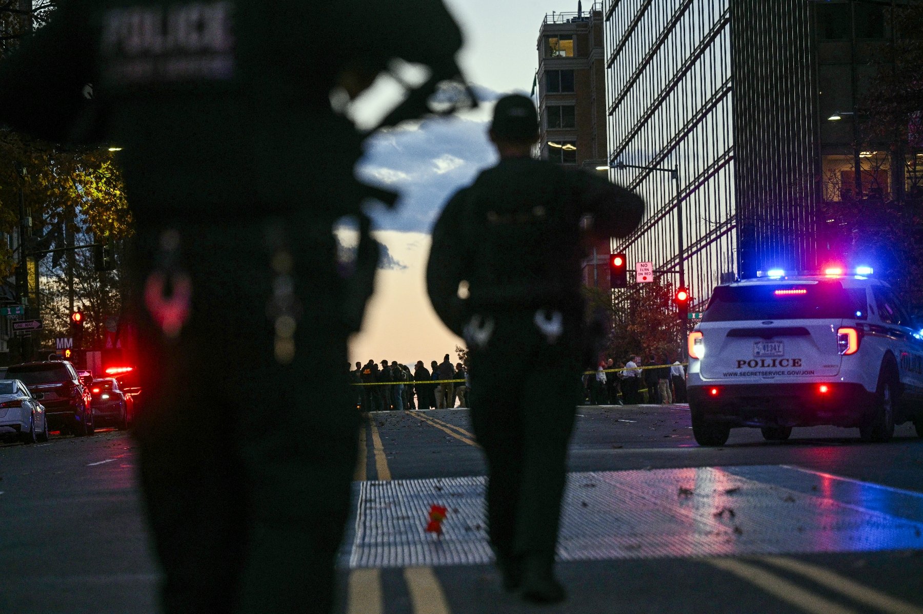 Vue générale d'une intervention policière près de Washington