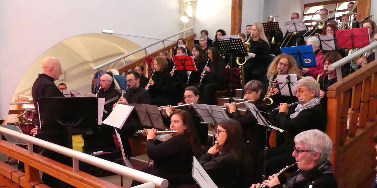 Harmony musicale à Artix lors de Sainte-Cécile dans l’église Saint-Pierre