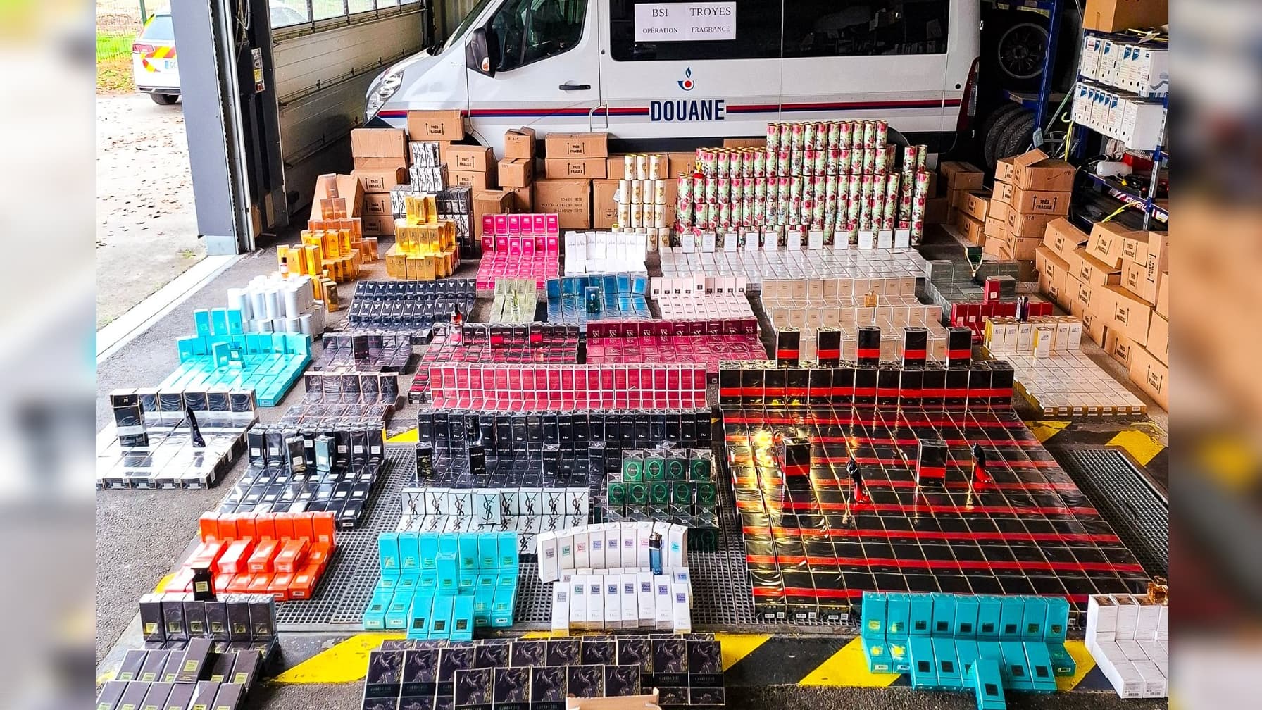 Parfums saisis lors de l’opération Fragrance par les douanes