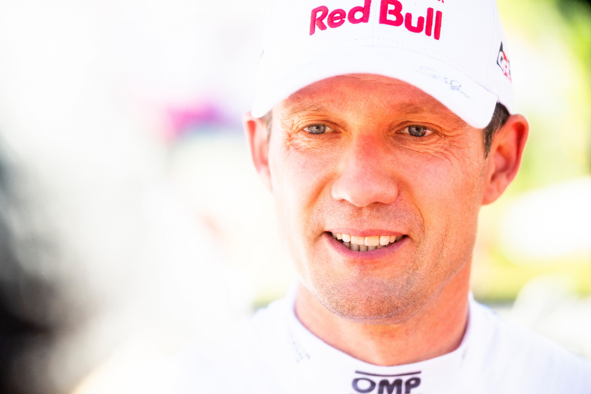 Sébastien Ogier célébrant son neuvième titre WRC