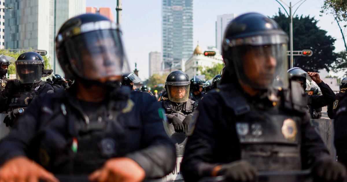 Clients dans le bar La Resaka à Tula Hidalgo