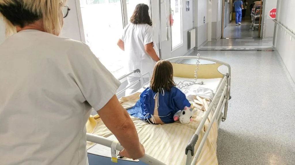 Droits des enfants hospitalisés en psychiatrie: interdiction de l’isolement