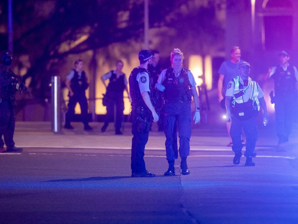 Bondi (Australie) : deux auteurs identifiés, un héros sauve des vies