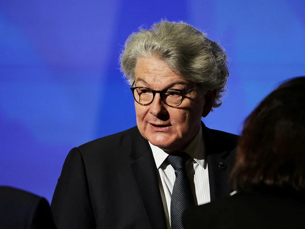 États-Unis interdisent visas à cinq Européens accusés de censure