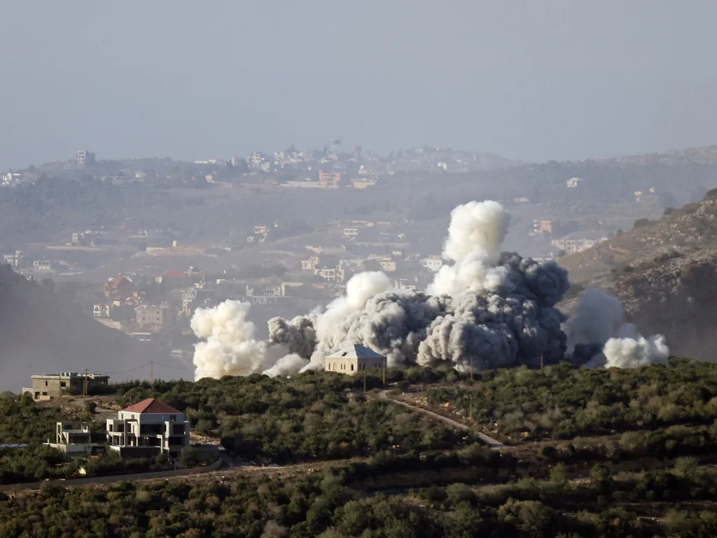 Israël mène de nouvelles frappes au sud et à l'est du Liban