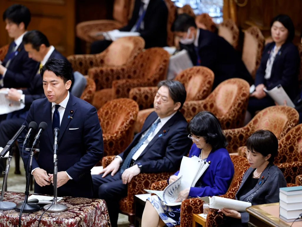 Japon approuve un budget-record et renforce ses dépenses de défense