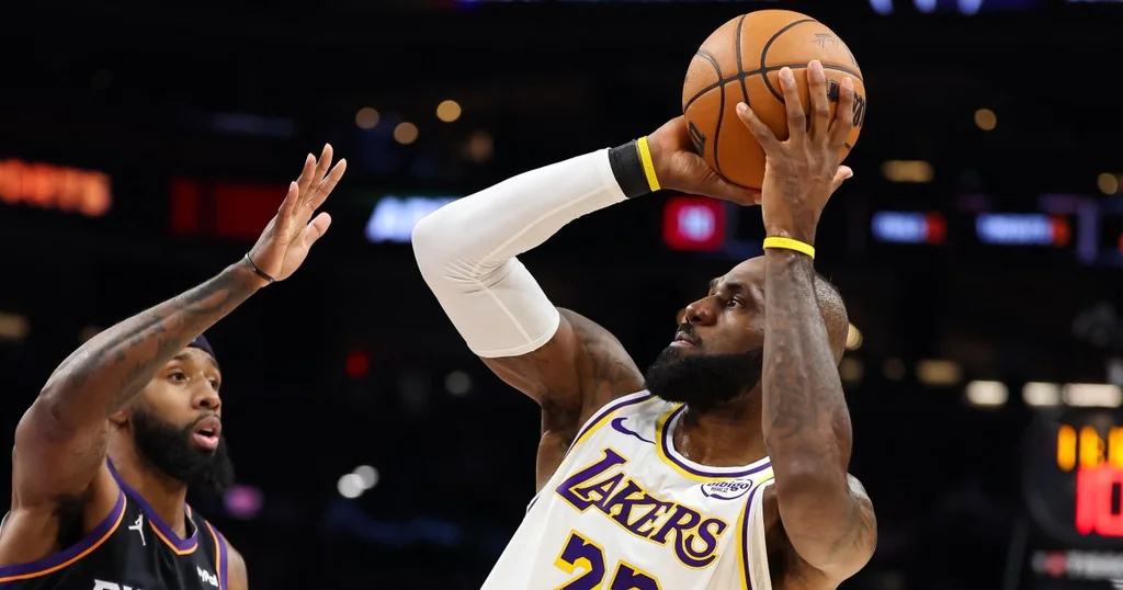 LeBron James offre la victoire aux Lakers face aux Suns 116-114