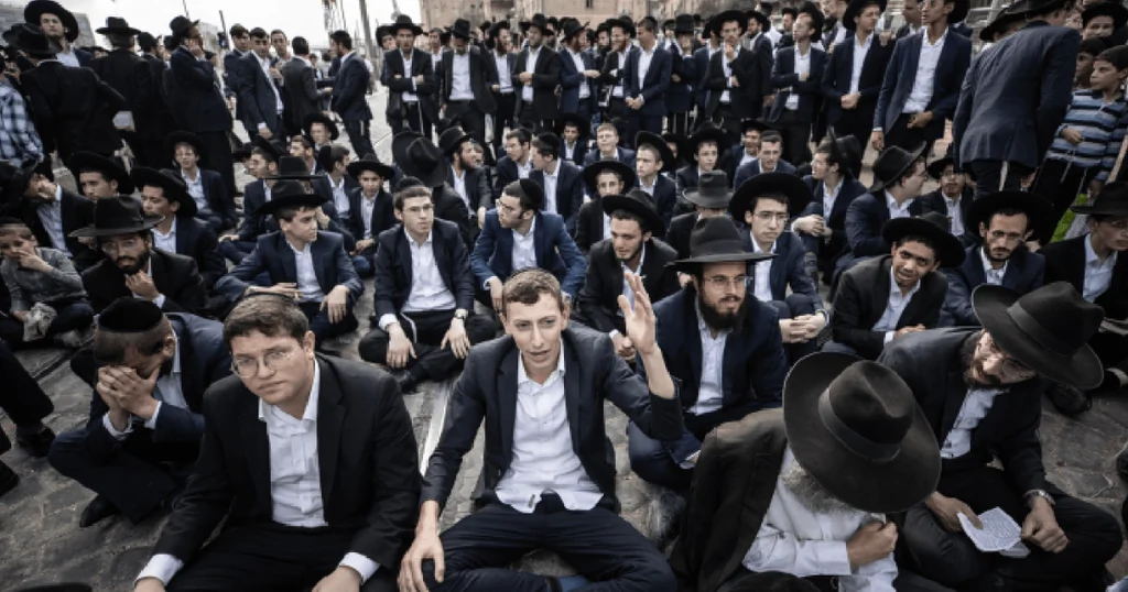 Les Haredim menacent Netanyahou de dissoudre la Knesset