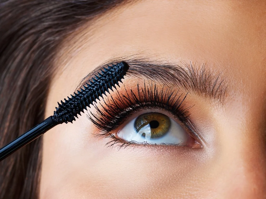 Mascara : secrets d’ingrédients et astuces pour un maquillage parfait