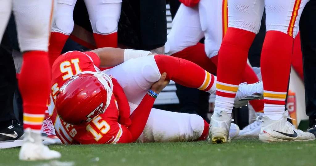Patrick Mahomes souffre une rupture du LCA face aux Chargers