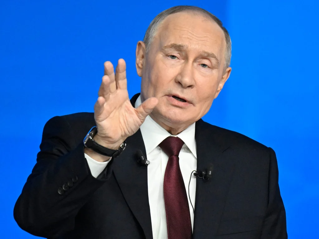 Poutine assure vouloir une résolution pacifique du conflit en Ukraine