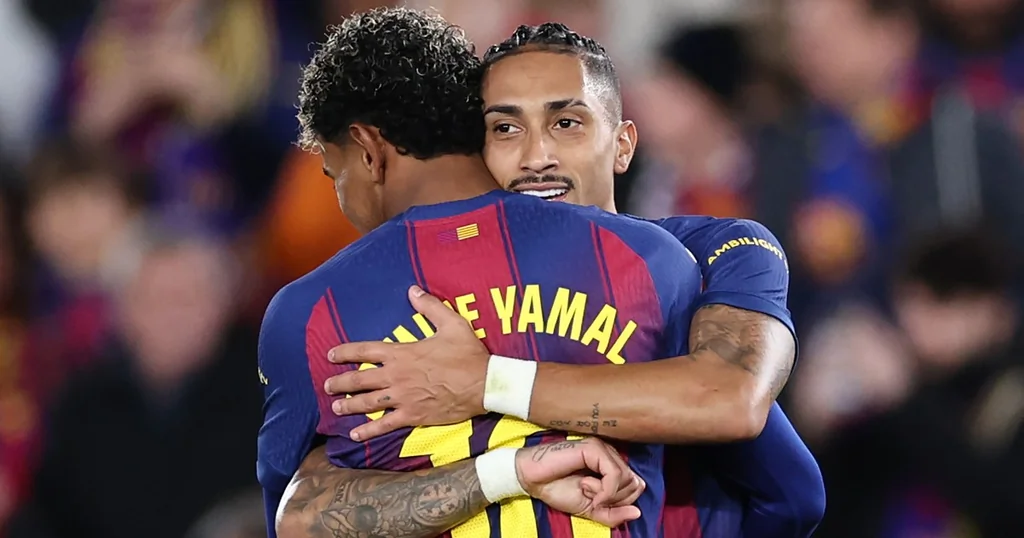 Raphinha double, Barcelone bat Osasuna et prend 7 points d'avance
