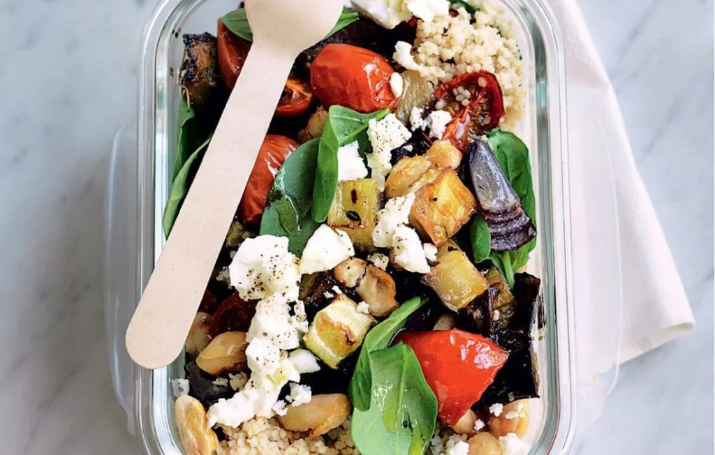 Salade de couscous aux légumes rôtis et feta
