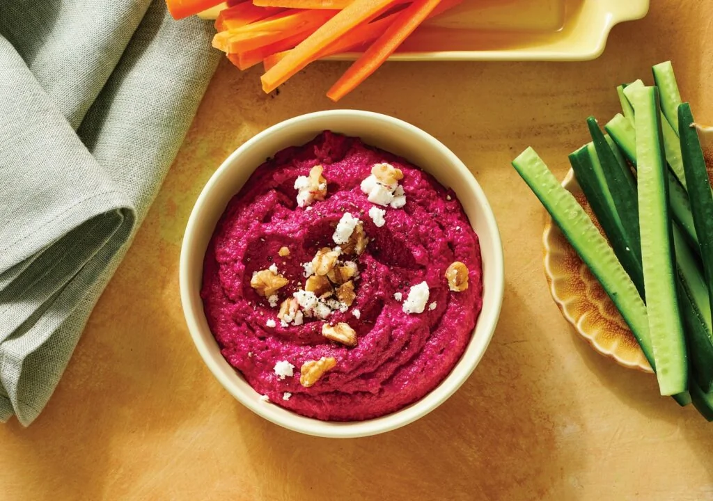 Trempette végétarienne de betterave, noix et feta