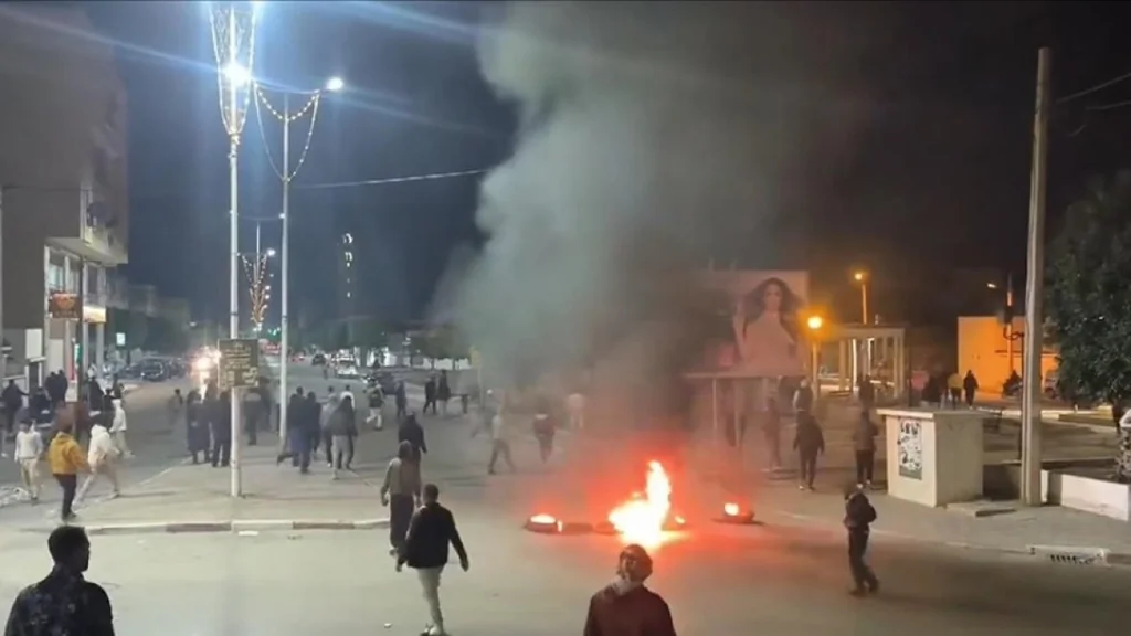 Tunisie : 21 interpellations après des manifestations à Kairouan