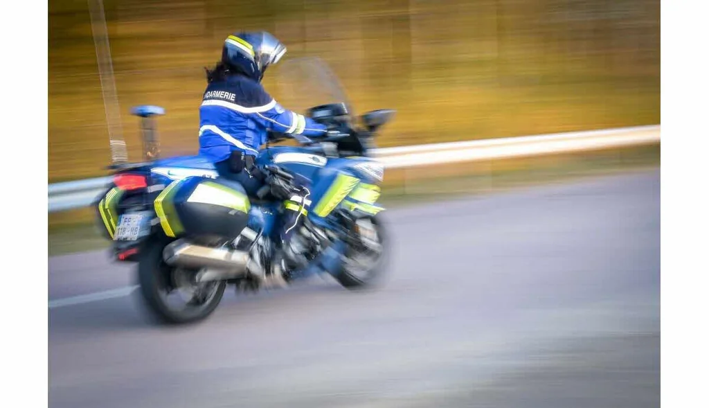 Accident grave dans les Vosges : un conducteur fonce sur des gendarmes lors d’un contrôle