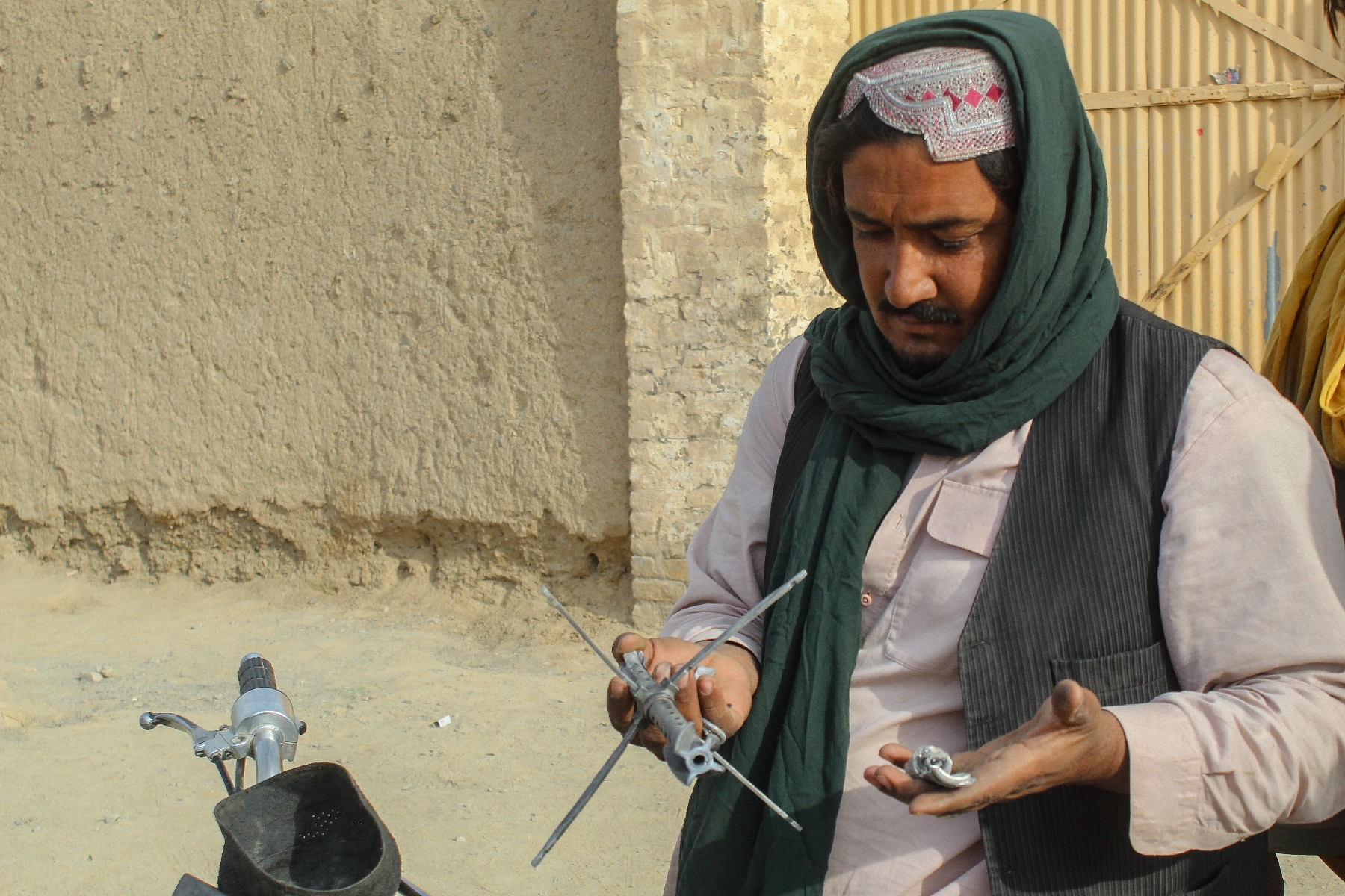 Frontière Afghanistan-Pakistan à Spin Boldak, tirs