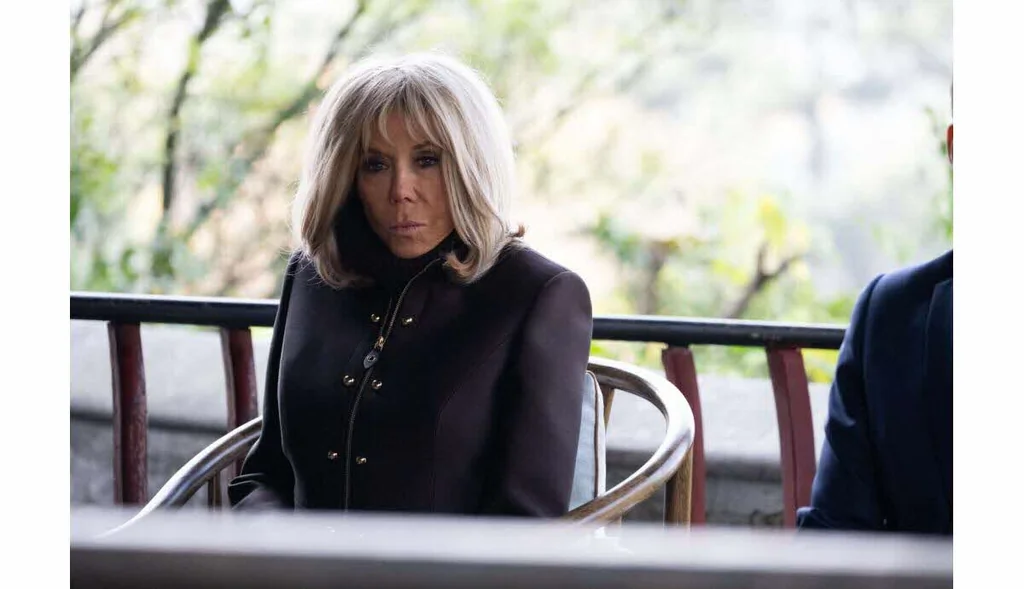 Le hashtag #salesconnes devient un slogan féministe en France