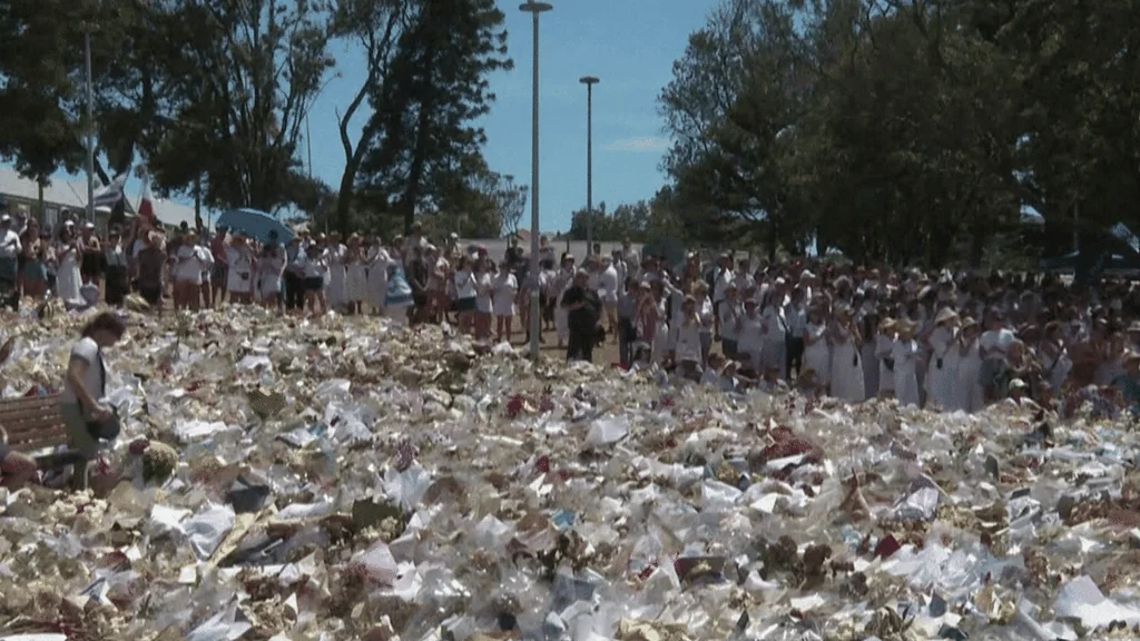 Attaque antisémite à Sydney: hommage et héroïsme à Bondi