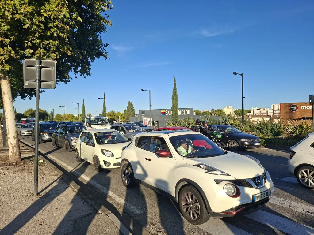 Blocages des agriculteurs dans le Gard : perturbations sur les routes et péages
