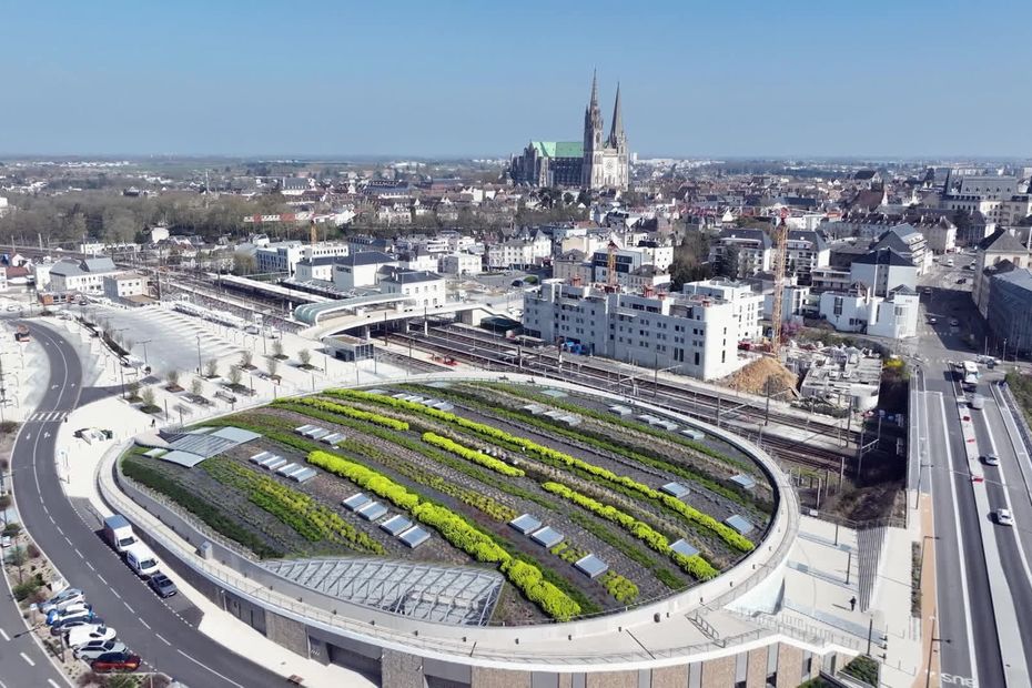 Vue extérieure du Colisée de Chartres