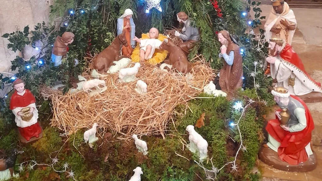 Crèches de Noël en église: Salles-Courbatiés et Mallefougasse