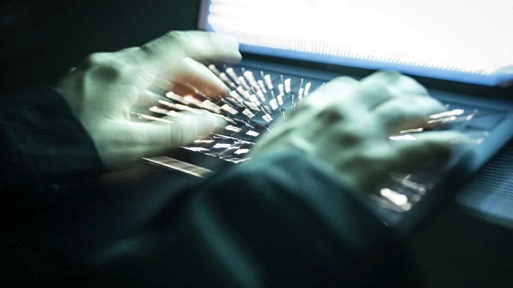 Cyberattaque contre La Poste : le groupe pro-russe NoName057 en cause