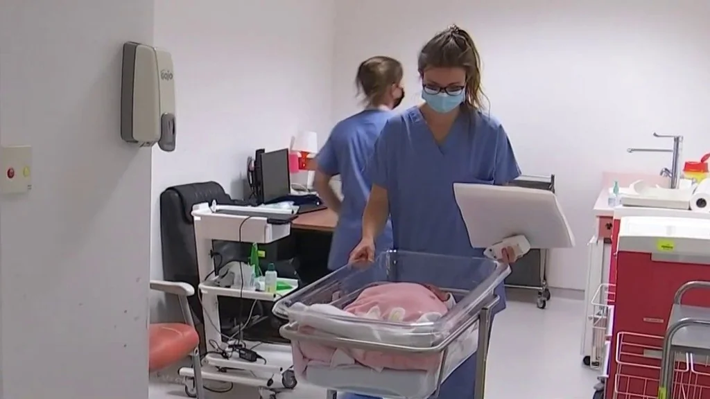 Saint-Amant-Montrond: prime de 1 000 € pour accoucher