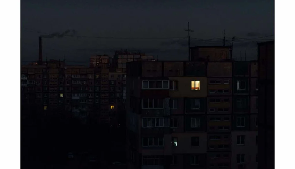 Deux morts et coupures de courant apres une attaque massive en Ukraine