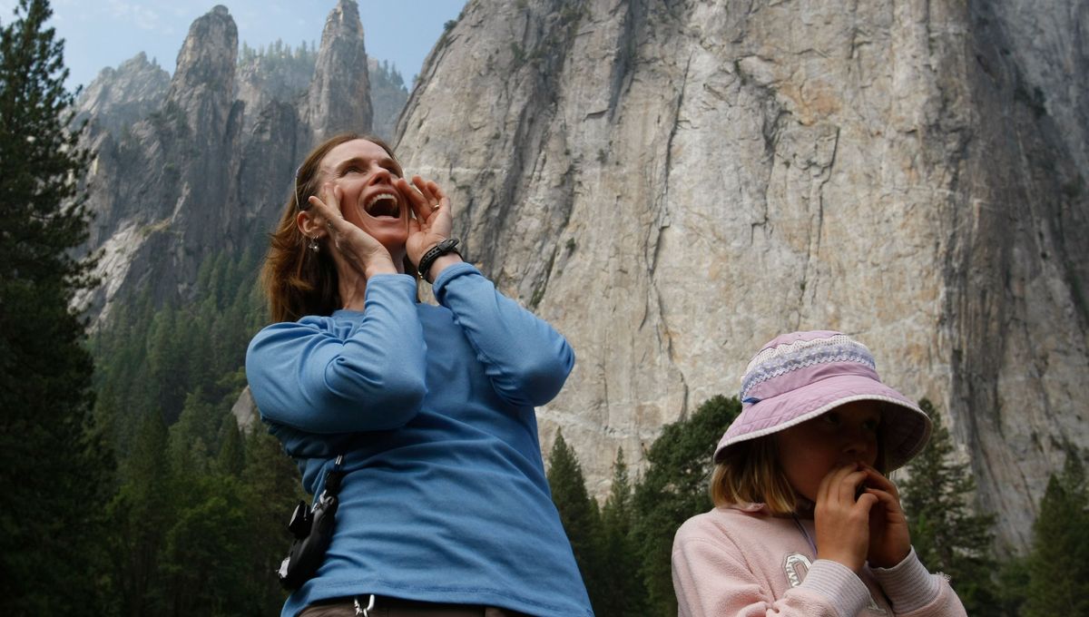 Onde sonore se propageant et rebondissant dans l'air