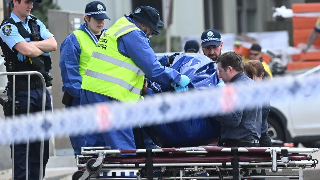 Attaque terroriste à Sydney : une mère défend son fils après la fusillade