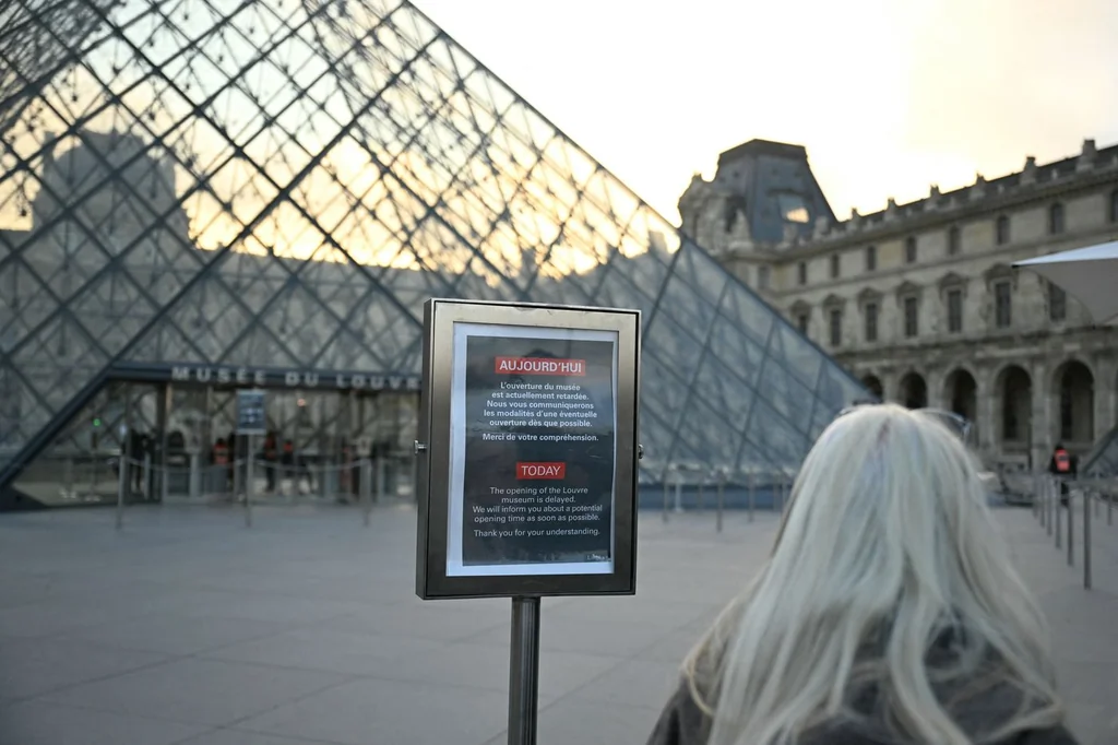 Grève au Louvre: fermeture et réorganisation en perspective