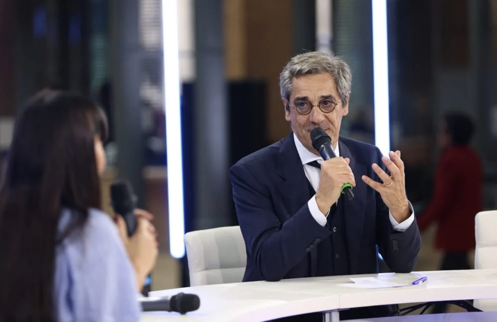 Hausse de la consommation française à Noël : le ministre des PME salue la tendance