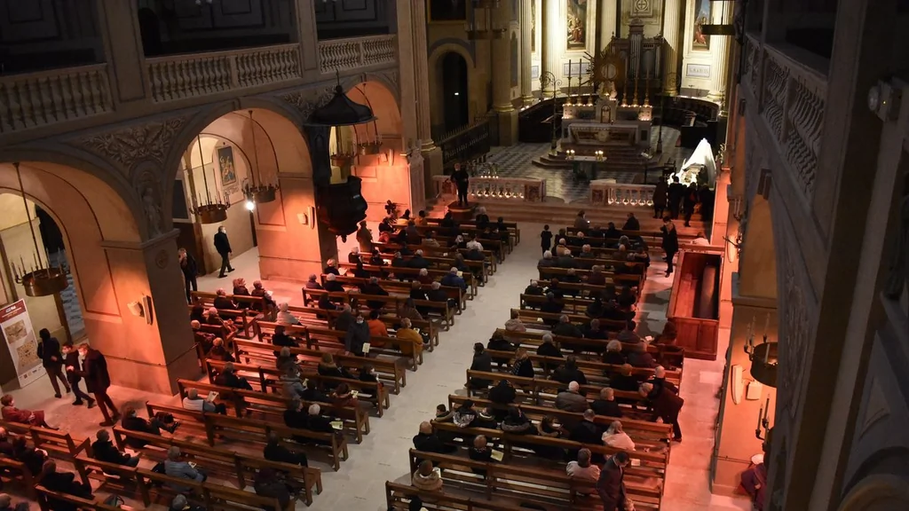 Horaires des messes de No ebl  e0 N eemes et Caen, 24 et 25 d e9cembre