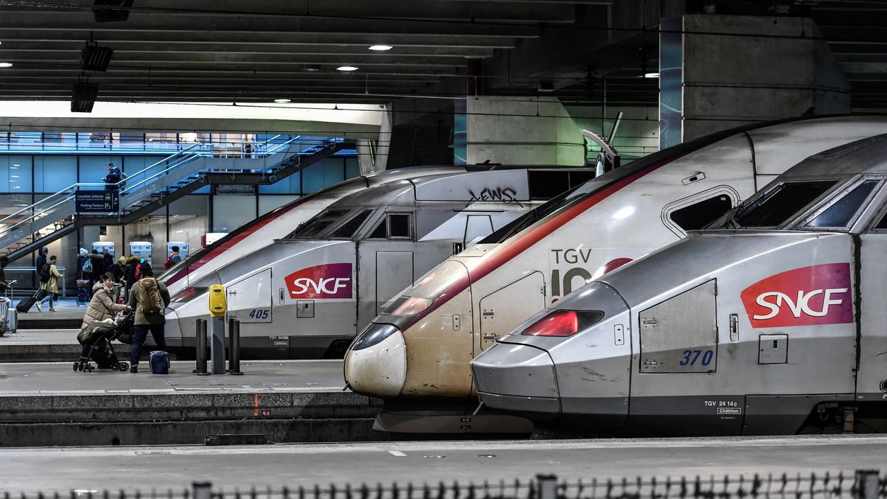 Vue d'un TGV sur les rails
