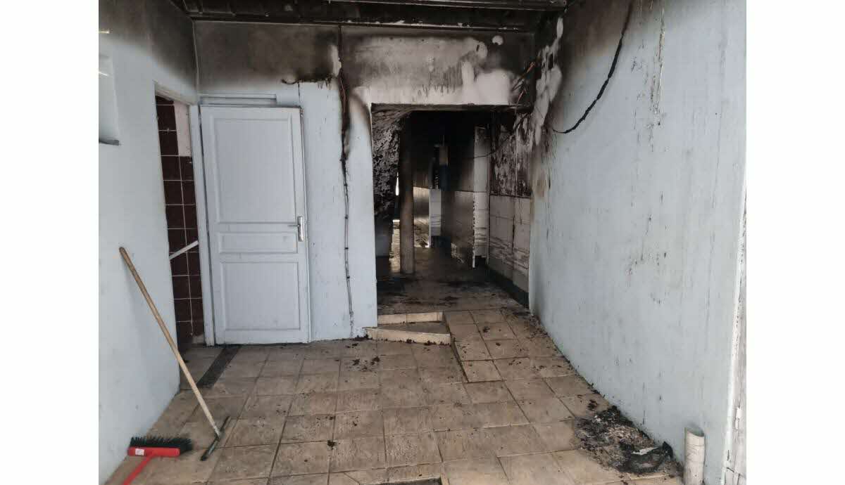 Incendie criminel dans une mosquée à Grenoble, blessé transporté à l