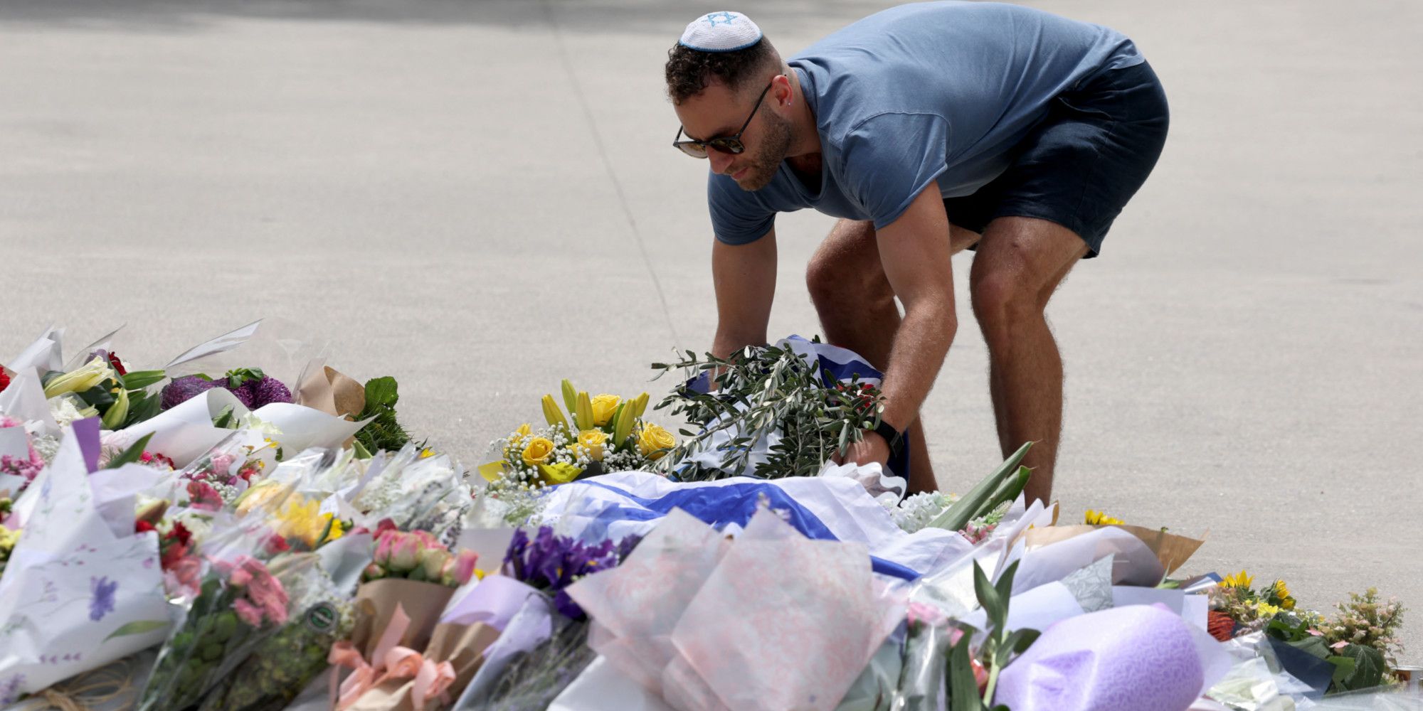 Hommage sur Bondi Beach après l'attentat