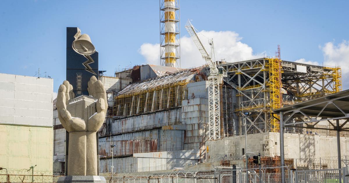 Vue aérienne du NSC et de l’ancien sarcophage à Tchernobyl