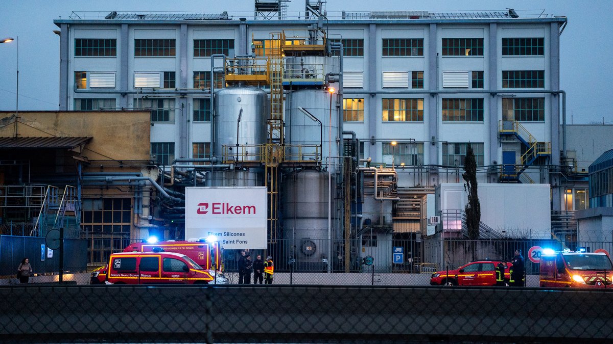 Vue générale de l’usine Elkem Silicones à Saint-Fons