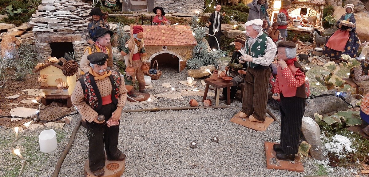 Santons de Provence dans la crèche de Mallefougasse