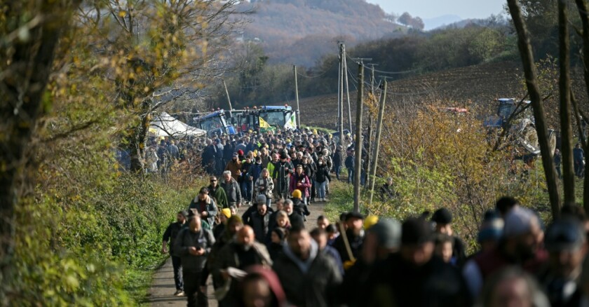 Des agriculteurs manifestent pour empêcher l