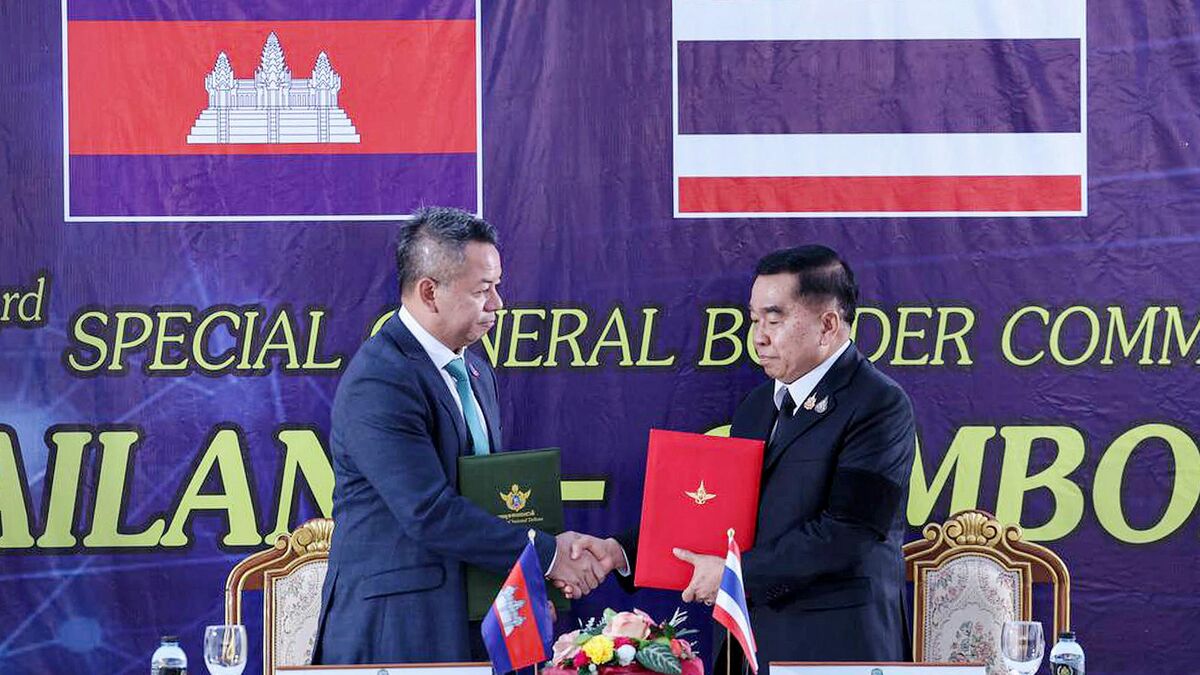 Soldat thaïlandais près d'un site frontalier