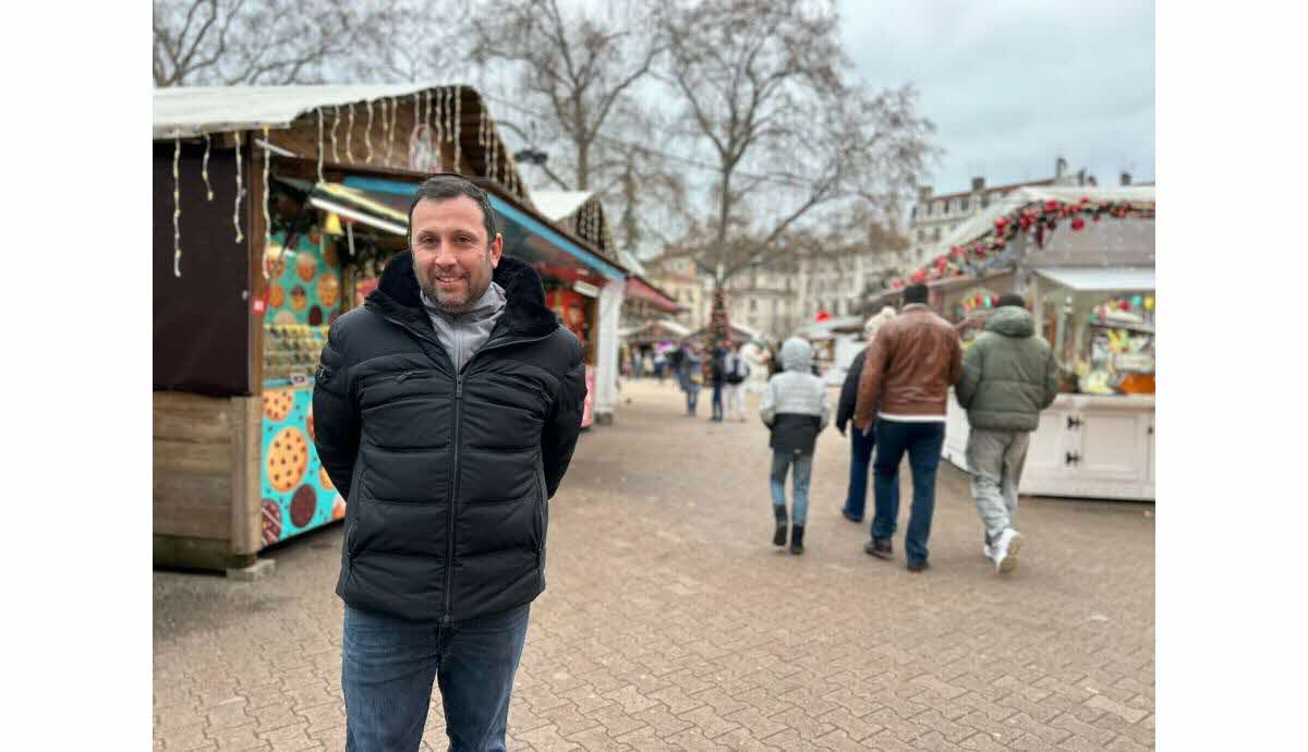 Marché de Noël à Bellecour et ses chalets (Lyon)
