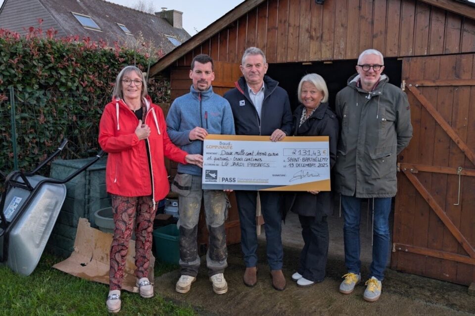Ronan Le Guevel présentant son activité aux élus