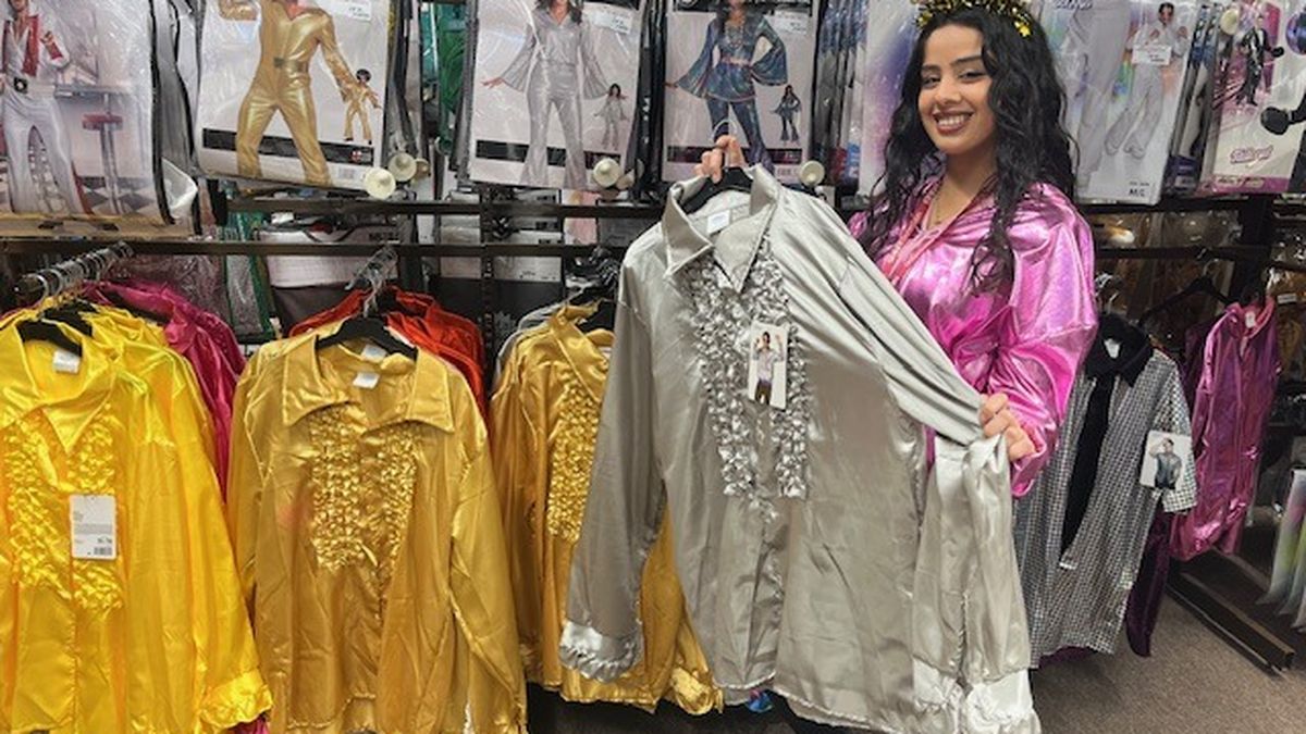 D e9guisements disco en magasin  e0 Fresnes