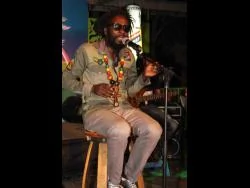 Jah Bouks célèbre le succès de son Angola Festival à la fin de l'année