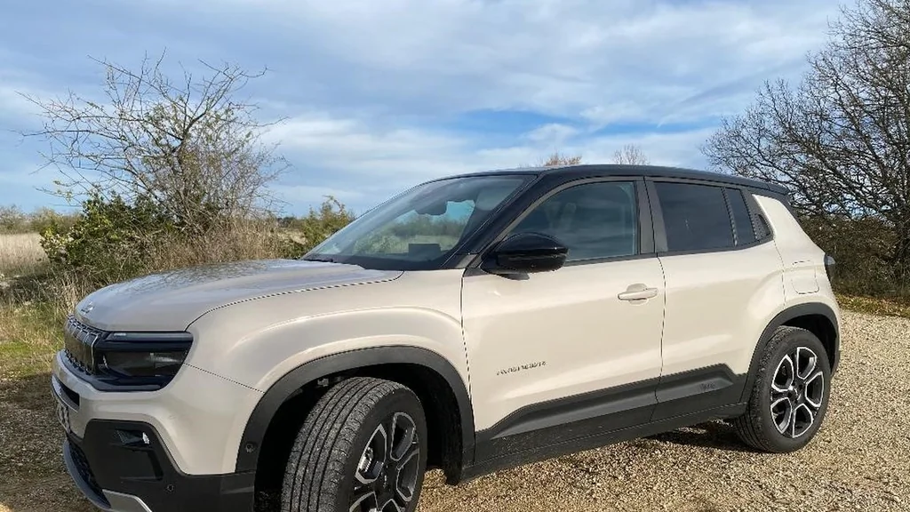 Test du Jeep Avenger e-Hybrid : un SUV compact et efficace